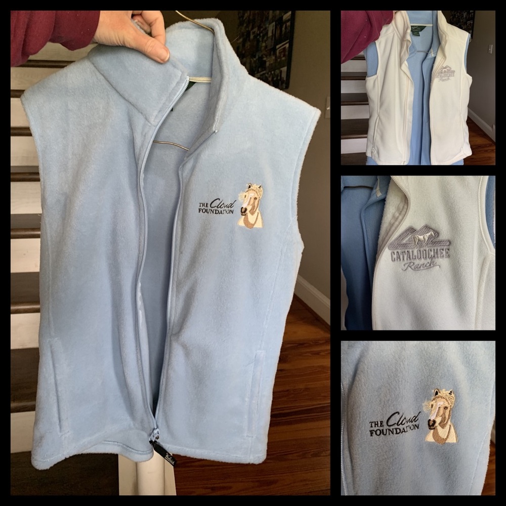 2 women’s horse vests fleece the cloud foundation and ranch sz XS/S